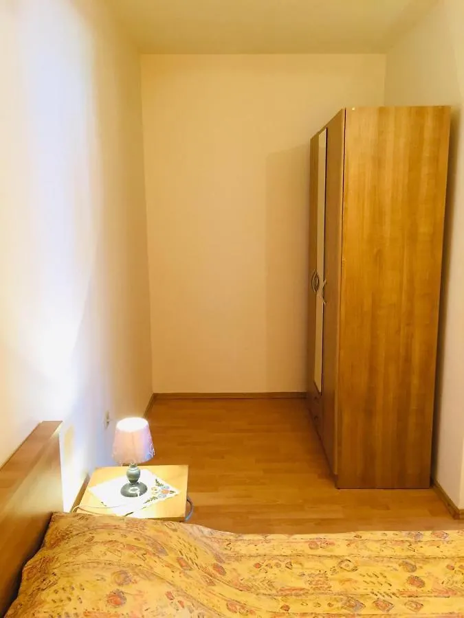 Apartments Gubo باغ