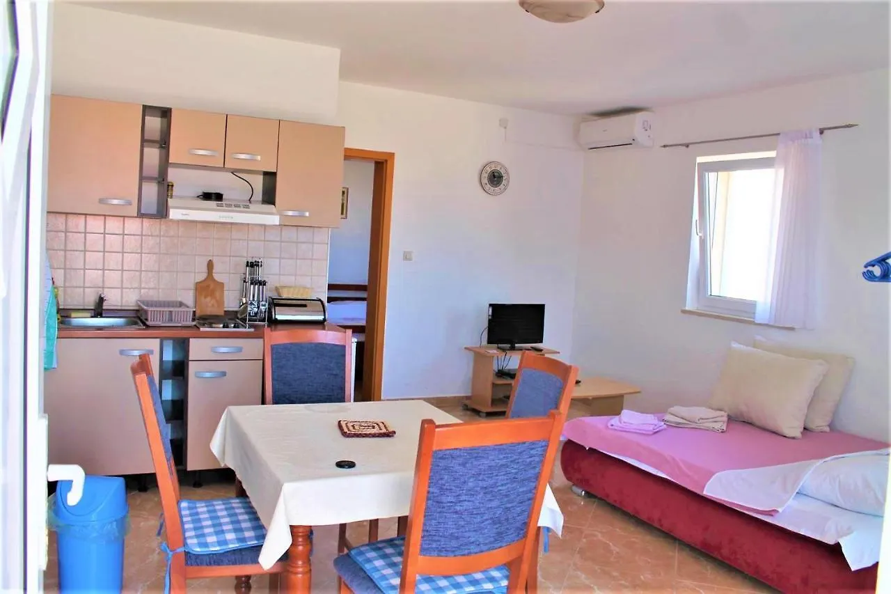 Apartments Gubo باغ