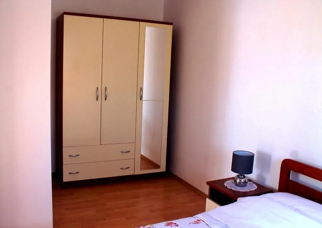 Apartments Gubo باغ