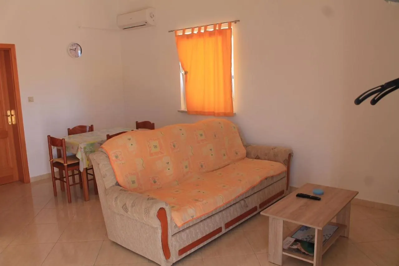 Apartments Gubo باغ كرواتيا