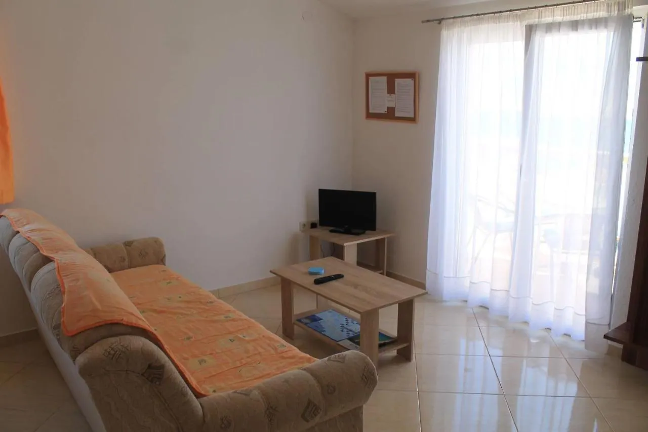 Apartments Gubo باغ